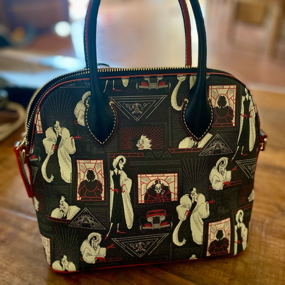 Disney Dooney & Bourke 101 Dalmatians Cruella De Vil Zip Domed Satchel Purse